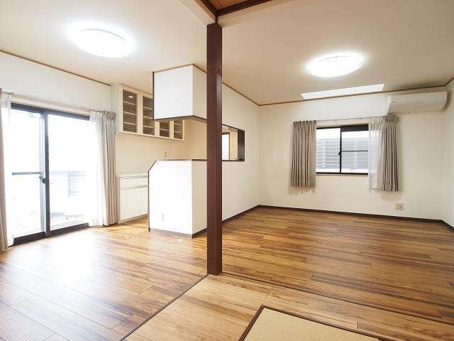 松園町戸建 0 リビング
