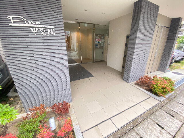 ＰＩＮＯ甲東園 503 玄関
