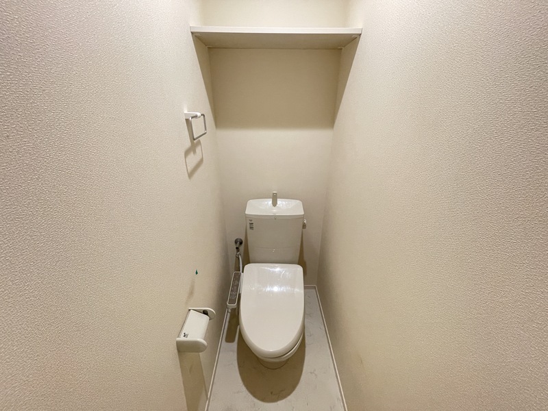 ヘーベルメゾン小松北町 302 トイレ