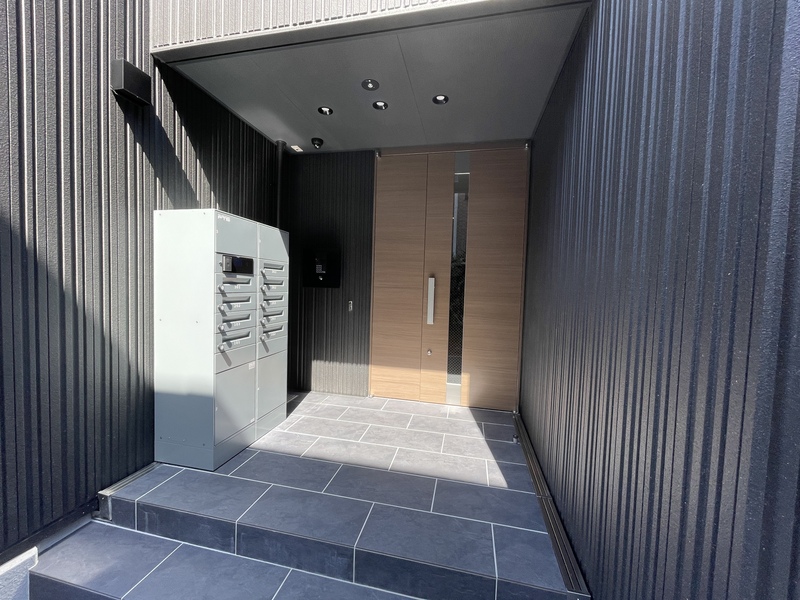 HEBEL MAISON 甲東園 202 玄関