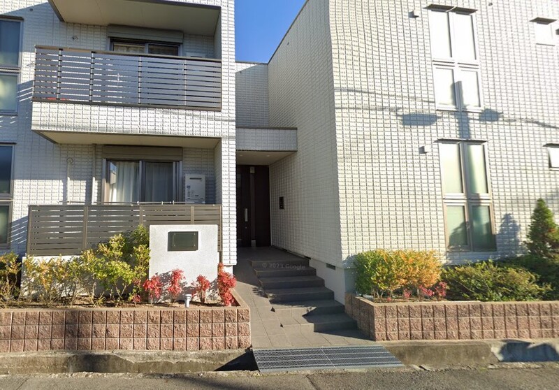 フレーズ若草 201 玄関