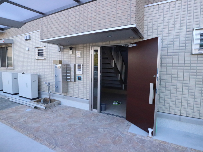 クレスタ 301 玄関