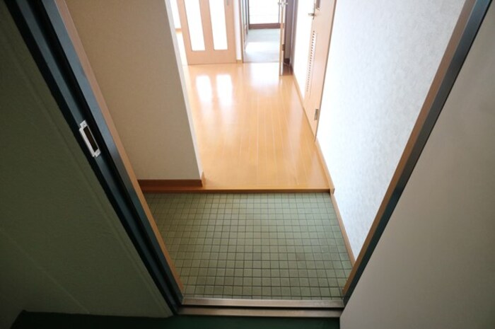 ローテローゼ久寿川 301 玄関