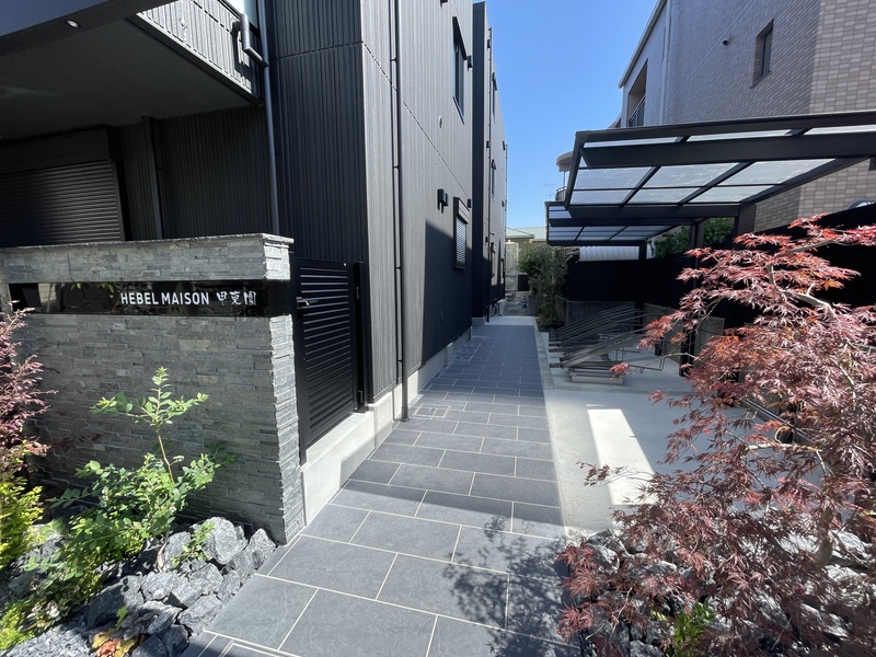 HEBEL MAISON 甲東園 202 玄関