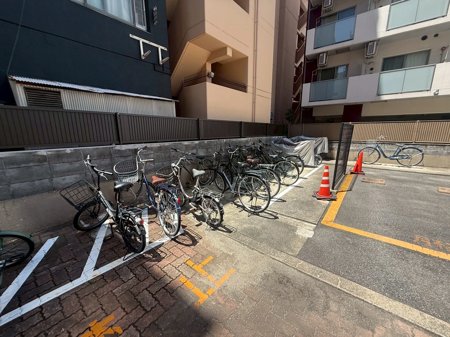 フォレスト西宮 303 駐車場