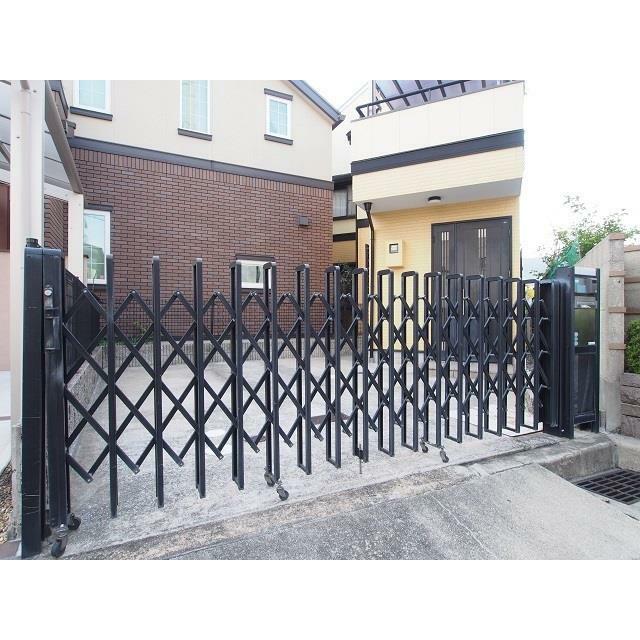松園町戸建 戸建て 駐車場