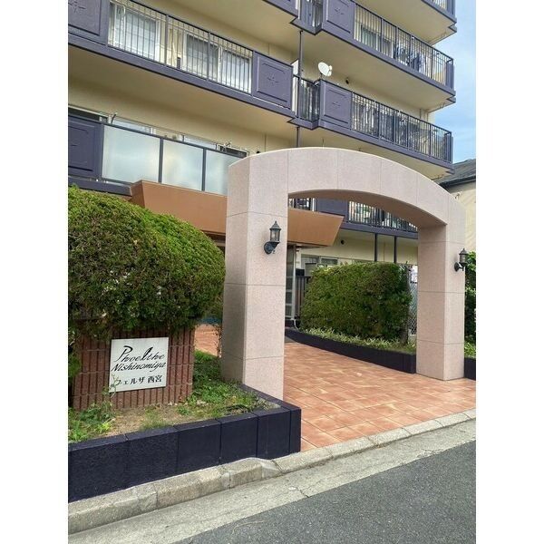 フェルザ西宮(旧:ネオハイツ西宮) 605 玄関