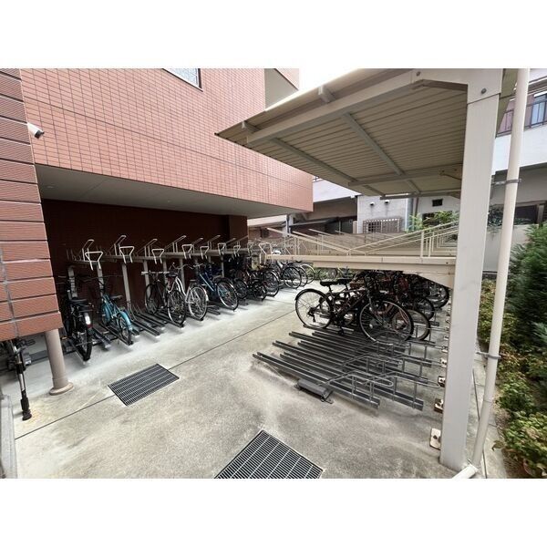 プレジオ西宮 310 駐車場