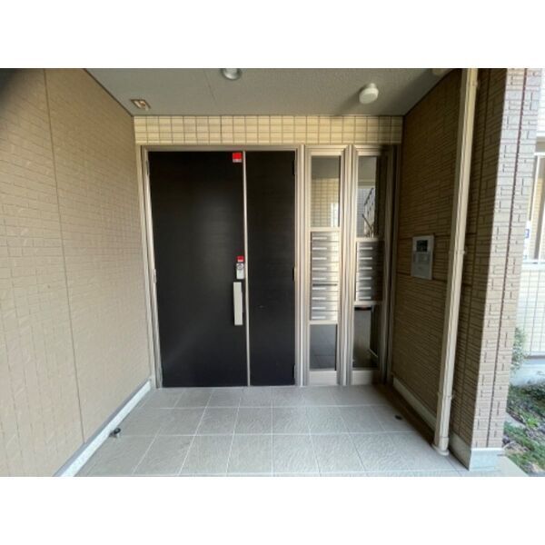 Rana Court 00201 玄関