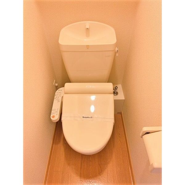 レオパレスウォーターウェーブ 402 トイレ