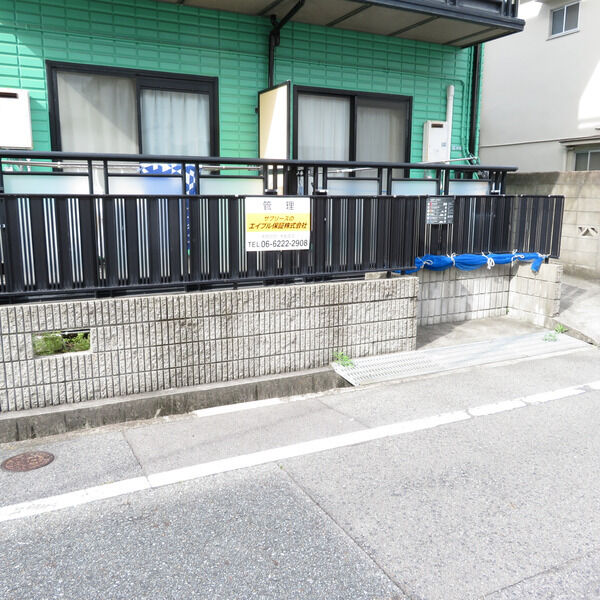 ポルタヴィオン・K 101 玄関