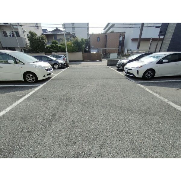 サンセイコート 202 駐車場
