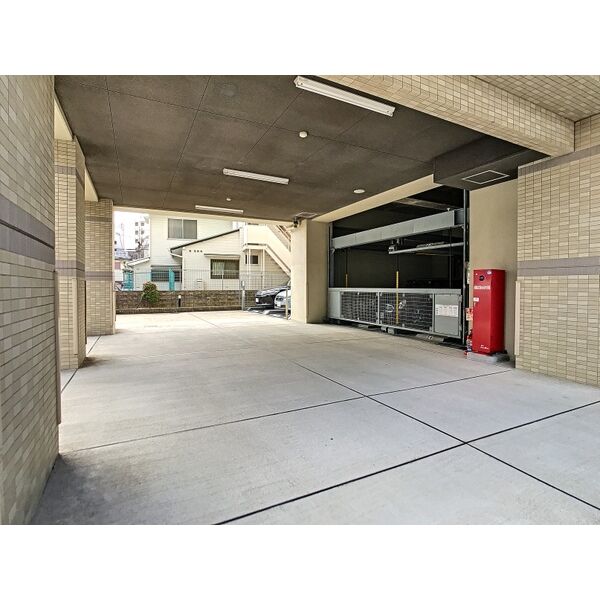 ONE ROOF FLAT NISHINOMIYA 508 駐車場
