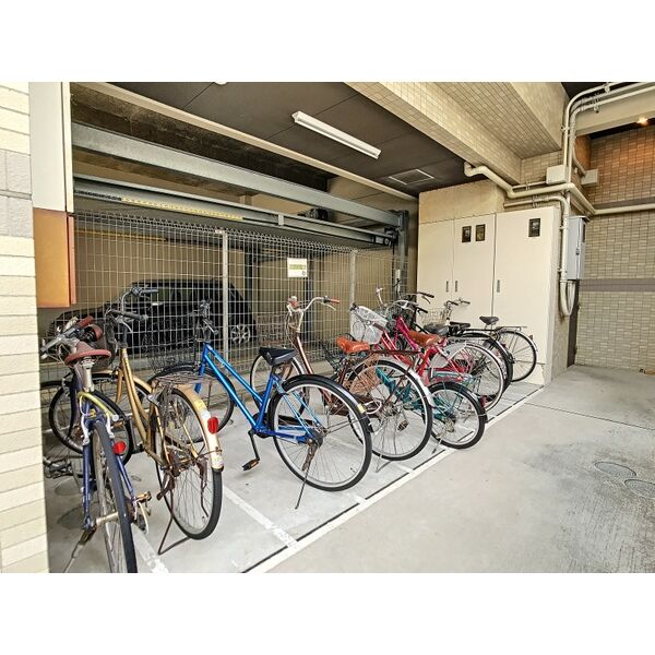 ONE ROOF FLAT NISHINOMIYA 508 駐車場