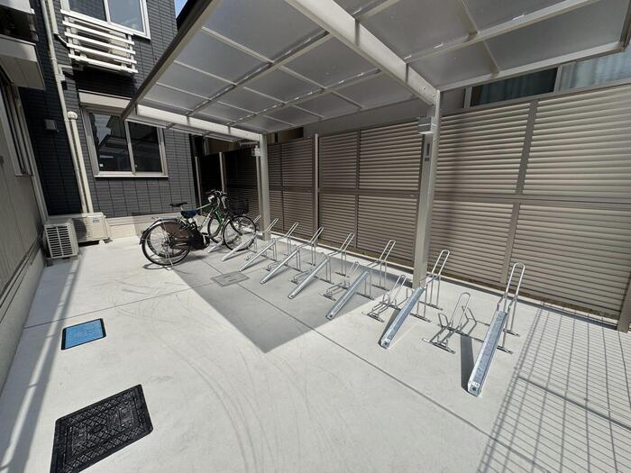 La maison青木町I 302 駐車場