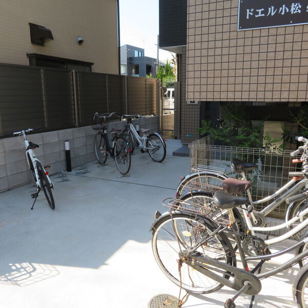 ドエル小松SOUTH 201 駐車場