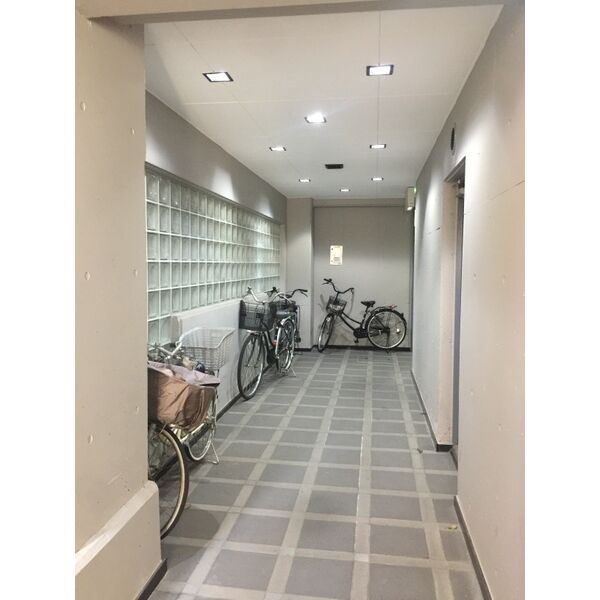 ヴィヴァンデ上甲子園 601 玄関