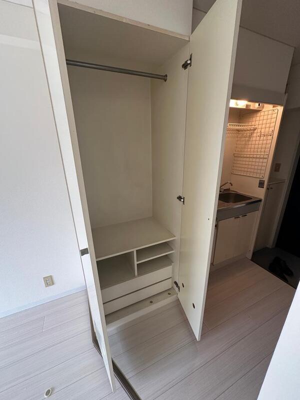 ハイツシャローム 305 収納