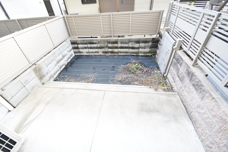 リバティ夙川 103 庭
