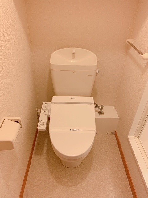 レオパレスシェ モアII 210 トイレ