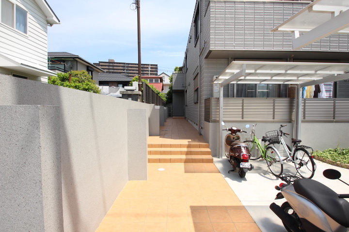 メゾン香枦園【旭化成】 203 駐車場