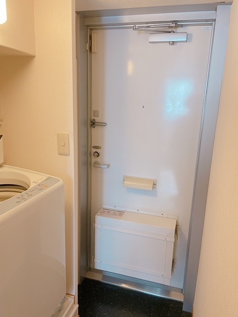 レオパレス九番町 203 玄関