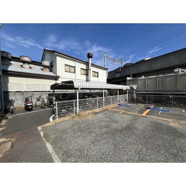 M's cube 110 駐車場