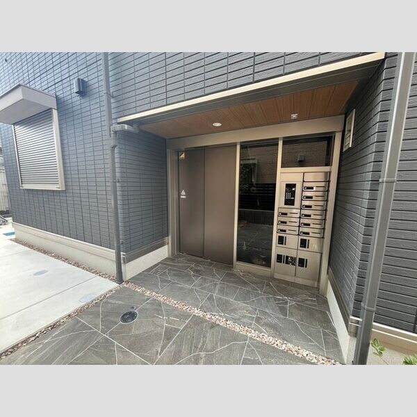 ラ・メゾン三保町 101 玄関