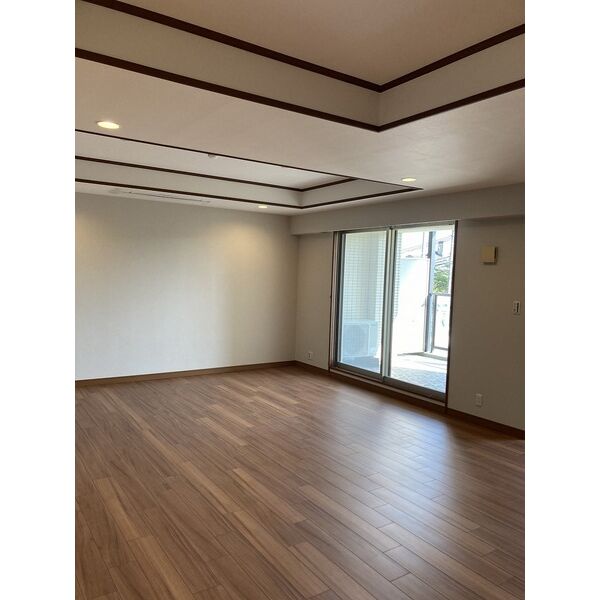 名次町ロジュマン 204 リビング