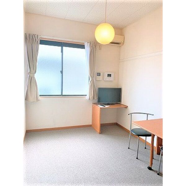 レオパレスオアシス山手 202 リビング