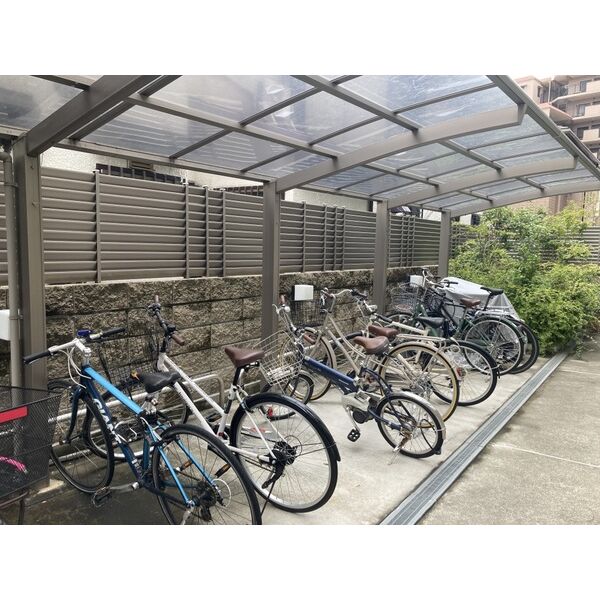 KTG RESIDENCE 芦屋西 101 駐車場